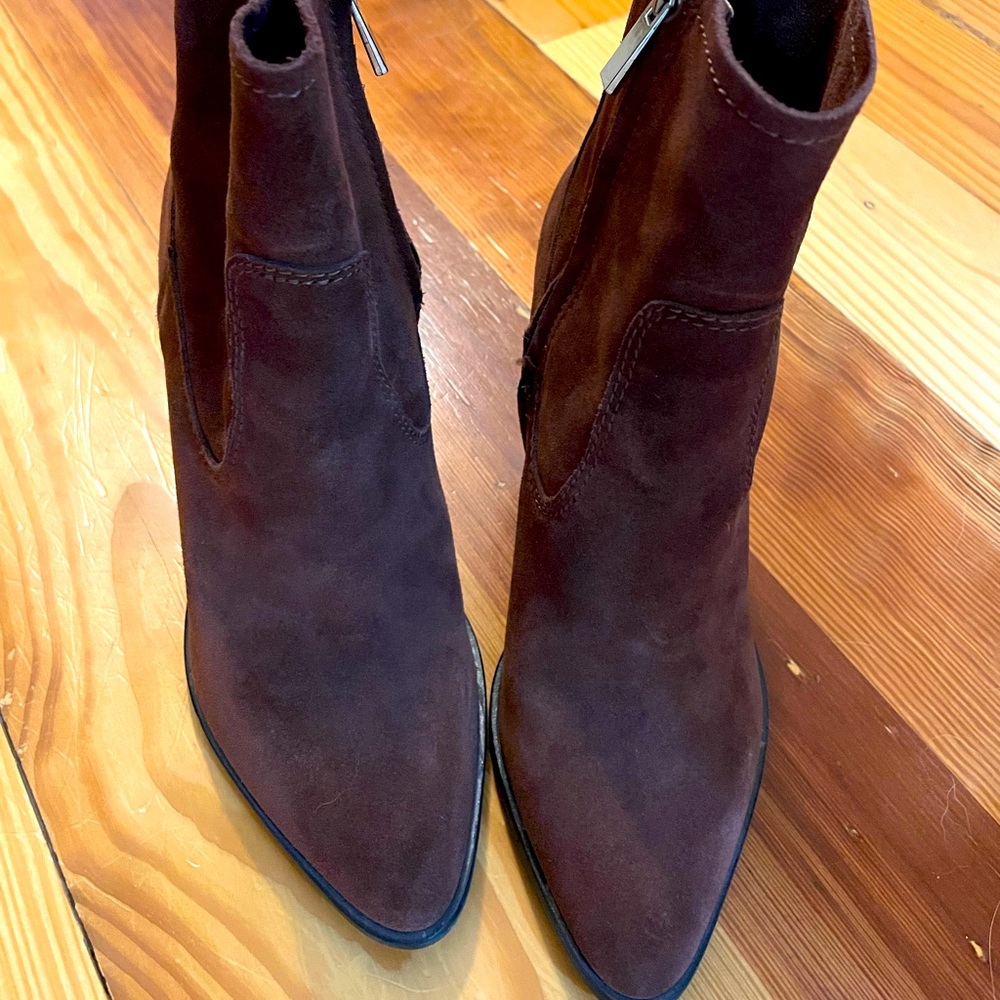 Brown/burgundy suede ankle boots